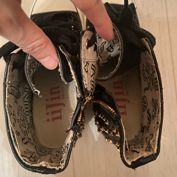 Women Black Leather Platform Studs Sneakers Size 6 - Picture 5 of 5